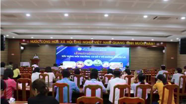 Đà Nẵng phát động chương trình xây dựng môi trường cơ sở y tế không thuốc lá