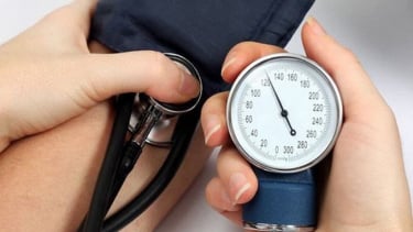 Cách ổn định huyết áp tự nhiên cho người cao tuổi
