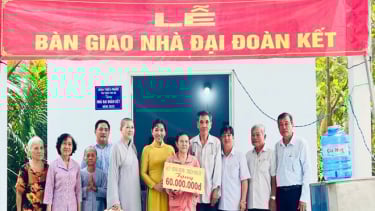 Vĩnh Long bàn giao thêm một mái ấm nghĩa tình cho hộ nghèo