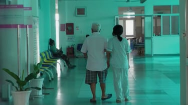 27 tuổi, suy thận giai đoạn cuối vì nước ngọt và thói quen thức khuya