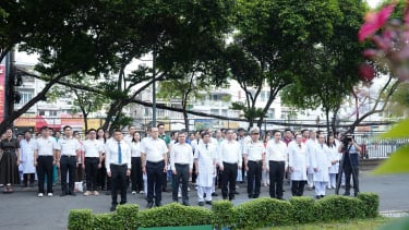 Đoàn bác sĩ TP.HCM lên đường chăm sóc sức khỏe quân, dân Trường Sa