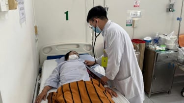 Nội soi tiêu hóa phát hiện giun lươn ngay trong mô dạ dày – tá tràng