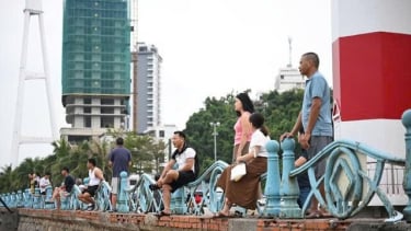 Vụ lật tàu tại Quảng Ninh: Vẫn còn 4 người mất tích, tang thương bao trùm