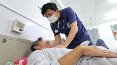Điếc đột ngột, viêm màng não do ăn tiết canh