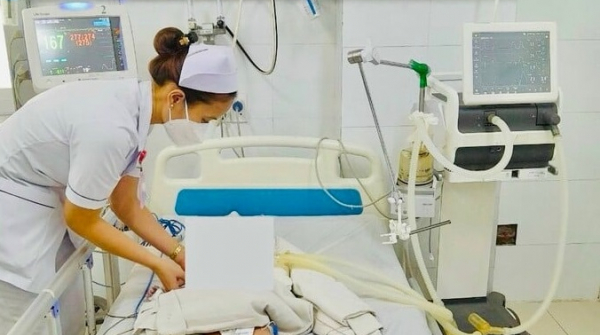 Bình Dương: Bé gái 2 tháng tuổi bị sốc phản vệ sau tiêm vắc xin 6 trong 1 được chuyển lên Bệnh viện Nhi Đồng 2
