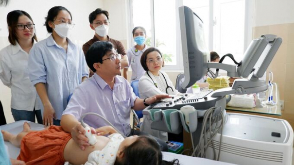 Hơn 250 trẻ được khám sàng lọc miễn phí bệnh tim bẩm sinh tại tỉnh Đắk Lắk