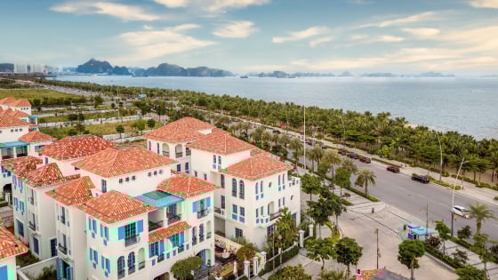 Villa Sun Feria Hạ Long M241: 6 phòng ngủ, sát biển