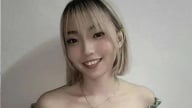 Nữ ca sĩ 26 tuổi bị người hâm mộ sát hại