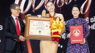 Hồ Ngọc Hà bất ngờ khi được xác lập kỷ lục này sau 20 năm ca hát