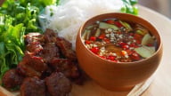 Công thức làm món bún chả nướng chuẩn hương vị Hà Nội, chiêu đãi cả nhà ngày cuối tuần