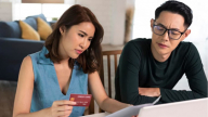 Đàn ông có bận tâm nếu vợ kiếm được nhiều tiền hơn mình không? Hai cặp vợ chồng chia sẻ cảm nhận thật trong hôn nhân