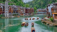 Giữa 'rừng' tour giá sốc, Vietvista Travel gợi ý cách đặt tour an toàn mùa cao điểm 