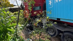 Xe đầu kéo tông máy cày trên Quốc lộ 14, nhiều người tử vong