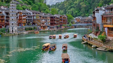 Giữa 'rừng' tour giá sốc, Vietvista Travel gợi ý cách đặt tour an toàn mùa cao điểm