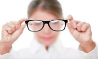 Bệnh hắc võng mạc trung tâm thanh dịch là bệnh gì? Điều trị bằng cách nào?