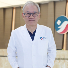 Bác sĩ Saijo Yasuo (Chuyên khoa Ung bướu)